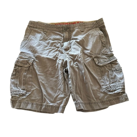 UNIONBAY Gray Cargo Shorts with Sturdy Cotton Blend - Picture 1 of 4